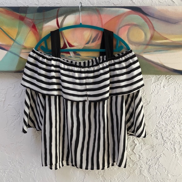 Chico’s top - Picture 2 of 3